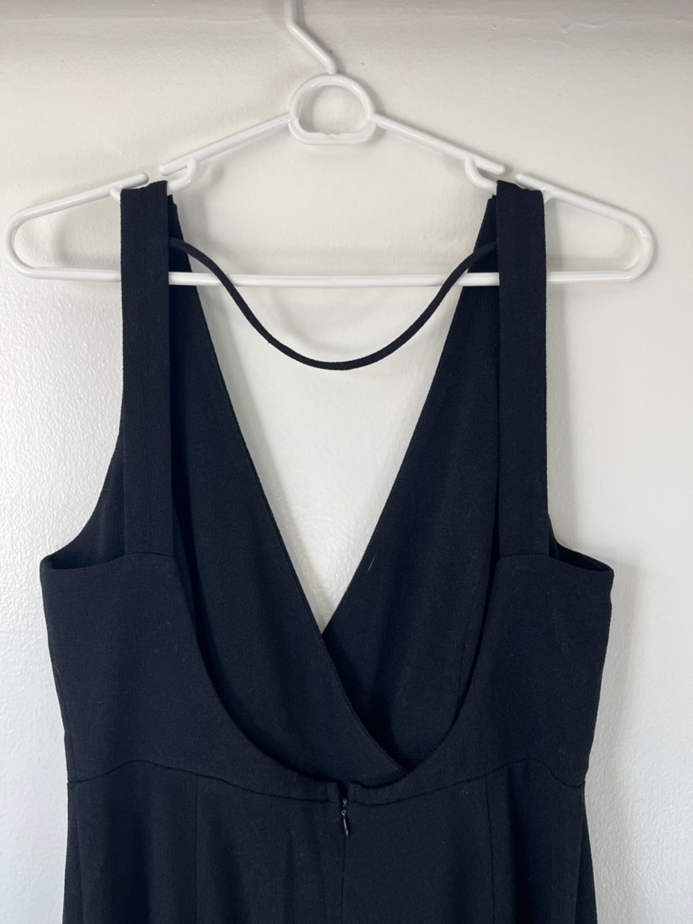 Black Sleeveless V-Neck Jumpsuit - Picture 3 of 3